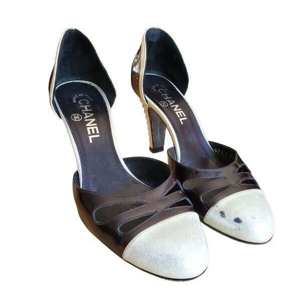 Authentic Chanel Patent Leather Sparkly Pumps - Size 35.5 - Picture 4 of 7